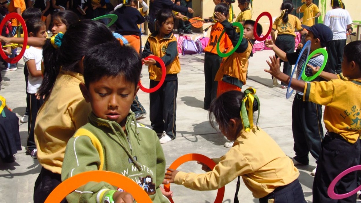 Circus Hannes op bezoek bij Adesa in Peru